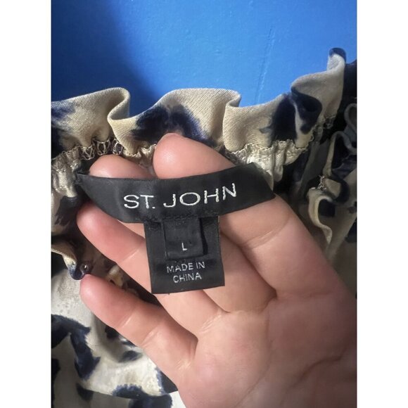 St. John Animal Print Blouse WOMEN L Loose Fit Beige & Navy Long Sleeves Ruffled - Picture 6 of 8